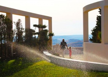 La Corte Interna E Gli Spazi All'aperto Dell'agriturismo